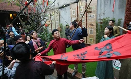 Rộn ràng lễ dựng Cây Nêu ở phố cổ Hà Nội