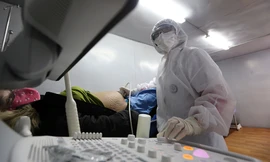 Cận cảnh phòng khám dã chiến bằng container ở bệnh viện phụ sản T.Ư