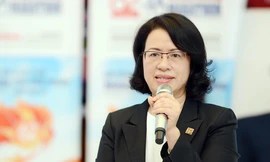 Agribank đồng hành trồng cây xanh tại Tiền Phong Marathon 2021