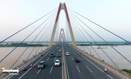 Nhìn gần 6 cây cầu 'huyết mạch' bắc qua sông Hồng