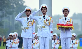 Video: Lễ thượng cờ rủ Quốc tang nguyên Tổng Bí thư Đỗ Mười