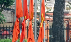 Hà Nội treo cờ rủ hai ngày Quốc tang nguyên Tổng Bí thư Đỗ Mười