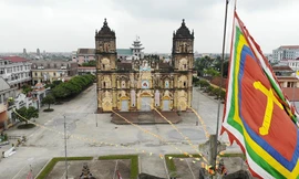 Toàn cảnh nhà thờ Bùi Chu 134 tuổi sắp được hạ giải nhìn từ flycam 