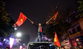 Đêm không ngủ của các cổ động viên bóng đá Việt Nam