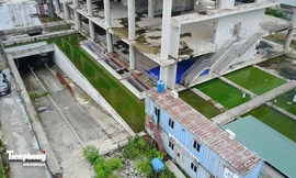 Cận cảnh tòa tháp nghìn tỷ bỏ hoang giữa Hà thành