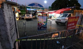 Cảnh chợ Long Biên sau khi bị phong tỏa vì COVID-19