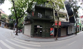 Phố vắng như Tết ngày đầu Hà Nội thực hiện đóng cửa quán xá