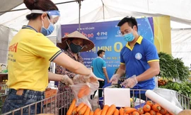 Trải nghiệm đi siêu thị '0 đồng' ở Hà Nội cho người lao động và sinh viên