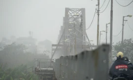 Cuộc sống của người Hà Nội trong ngày mưa phùn và nồm ẩm