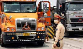 Ùn tắc hàng km ở chốt kiểm dịch cao tốc Pháp Vân - Cầu Giẽ