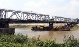 Bắt đầu 15 ngày sửa chữa trụ cầu Đuống