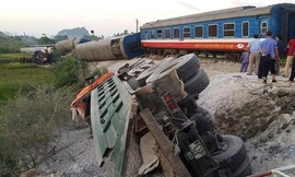 Toàn cảnh lật tàu ở Thanh Hóa qua hình ảnh Flycam