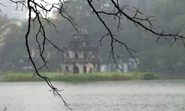 Hà Nội đẹp ngỡ ngàng trong tiết trời mưa xuân