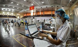 Hà Nội trưng dụng nhà thi đấu Trịnh Hoài Đức thành điểm tiêm vắc-xin quy mô lớn