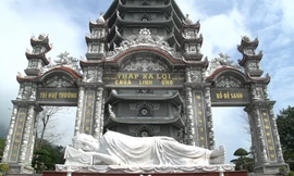 Đến thăm chốn linh thiêng giữa thiên nhiên biển trời