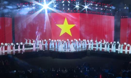 Mãn nhãn với màn đồng diễn áo dài của thí sinh Hoa hậu Việt Nam 2024