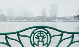 Hà Nội mịt mù trong sương sớm