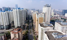 Bay trên 'rừng' cao ốc Hà Nội những ngày nắng nóng đỉnh điểm 