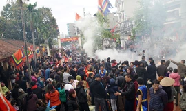 Rộn ràng trong mùi thơm khói rơm hội thi thổi cơm làng Thị Cấm