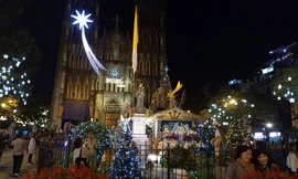 Nhà thờ Lớn Hà Nội lung linh trước mùa giáng sinh an lành