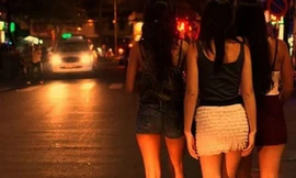 Thiếu nữ làm nghề mại dâm biệt tích sau khi bị lừa bán sang Trung Quốc 