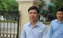 Bị cáo Hoàng Công Lương và chú ruột Hoàng Công Tình.