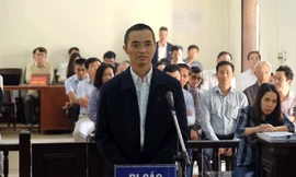 Bị cáo Đặng Anh Tuấn tại tòa án tỉnh Phú Thọ.