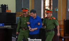 Bị cáo Lò Văn Huynh khai có nhận 1 tỷ đồng từ ông Nguyễn Minh Khoa để nâng điểm cho 2 thí sinh