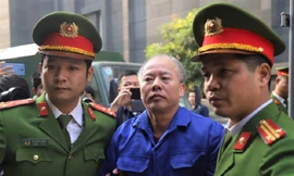 Bị cáo Nguyễn Văn Đông - kẻ giết cả nhà em trai.