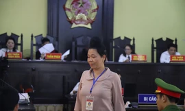 Nhân chứng Lò Thị Trường khai đã chi 300 triệu đồng chỉ để xem điểm trước cho con. Hiện con bà đã bị đuổi khỏi Học viện Cảnh sát.