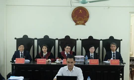 Hội đồng xét xử vụ án.