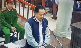 Bị cáo Phan Văn Anh Vũ cho rằng đời mình làm việc, 8 phần tốt, 2 phần xấu.