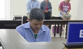 Bị cáo Nguyễn Đinh Hòa tại tòa sơ thẩm.