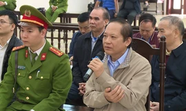 Bị cáo Trương Minh Tuấn khai báo tại tòa.