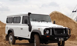 Land Rover Defender 110 chính hãng đầu tiên tại Việt Nam