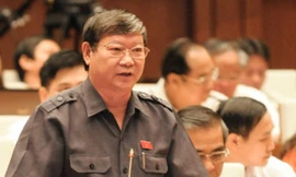 Ông Lê Như Tiến "cử cán bộ chuẩn bị nghỉ hưu đi nước ngoài như là một sự “ban ơn” là không nên"