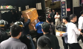 Cận cảnh khám xét chuỗi cửa hàng Nhật Cường mobile