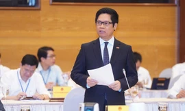 Chủ tịch VCCI Vũ Tiến Lộc cho biết, phần lớn các Dn chưa tiếp cận được các gói hỗ trợ của Chính phủ bị ảnh hưởng của dịch COVID-19, vì tính thực thi rất khó.