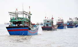 Bộ NN&PTNT lưu ý, Hiệp định Hợp tác Nghề cá trong vịnh Bắc Bộ giữa Việt Nam và Trung Quốc đã hoàn toàn hết hiệu lực, ngư dân tiếp tục bám biển sản xuất bình thường trong phạm vi vùng biển của Việt Nam.