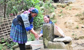 Hiện nhiều người dân ở khu vực vùng núi còn gặp khó khăn về nước sạch sinh hoạt