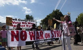 Người biểu tình tụ tập trước Nhà Trắng phản đối tấn công Syria