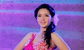 Nữ sinh xinh xắn hot nhất trường Ams năm 2013