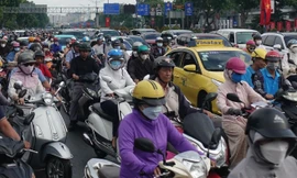 Đường Trường Chinh (quận Tân Bình) ùn ứ trong giờ cao điểm Ảnh: HH 