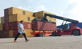 'Thắt lưng, buộc bụng' vì giá cước vận tải 