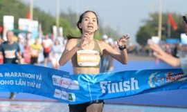 Hoàng Thị Ngọc Hoa thi đấu xuất sắc, khiến Lê Thị Tuyết không thể lên ngôi tại quê nhà