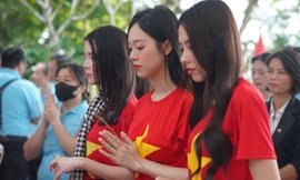 Hoa hậu, á hậu, người đẹp tưởng niệm anh hùng, liệt sĩ tàu Không số Vũng Rô