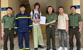 Xuyên đêm cứu hộ thành công du khách người Anh lạc giữa rừng Hoàng Liên