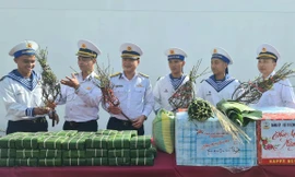 Vùng 3 Hải quân mang mùa Xuân ra đảo