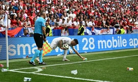 Mưa bia và cốc nhựa đe dọa EURO 