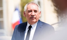 Tổng thống Pháp Emmanuel Macron phát biểu trên truyền hình ngày 5/12. (Ảnh: Reuters)